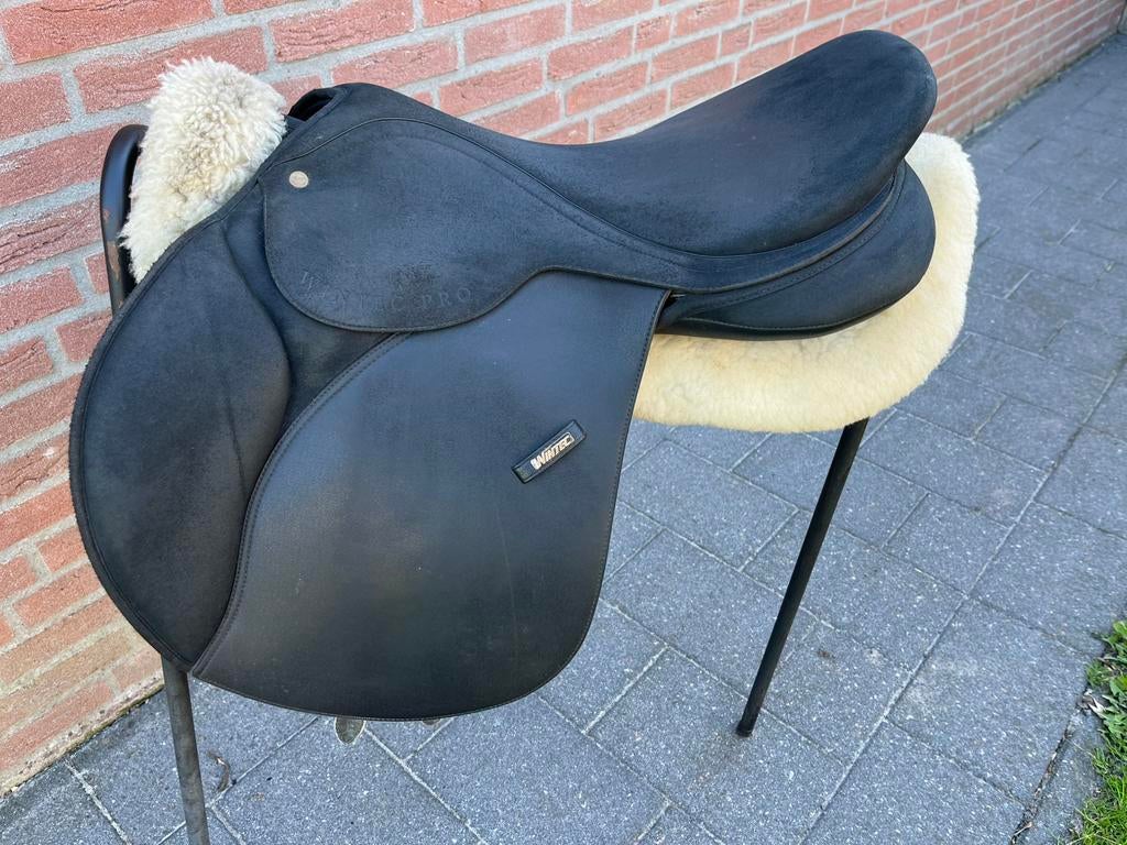 Wintec springzadel 17.5 inch, Dieren en Toebehoren, Paarden en Pony's | Zadels, ., Ophalen of Verzenden, ., .