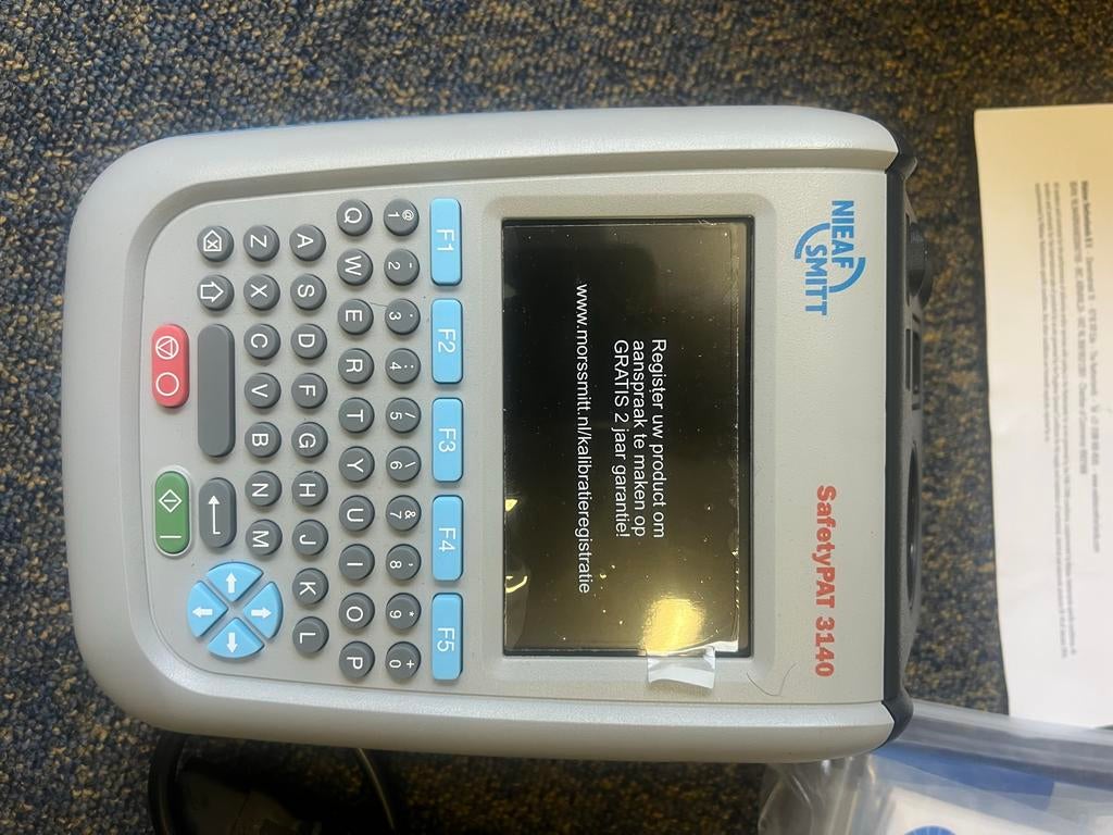 SafetyPAT 3140 NEN 3140 Tester - Nieuw in doos, Ophalen of Verzenden, Nieuw, Elektriciteit