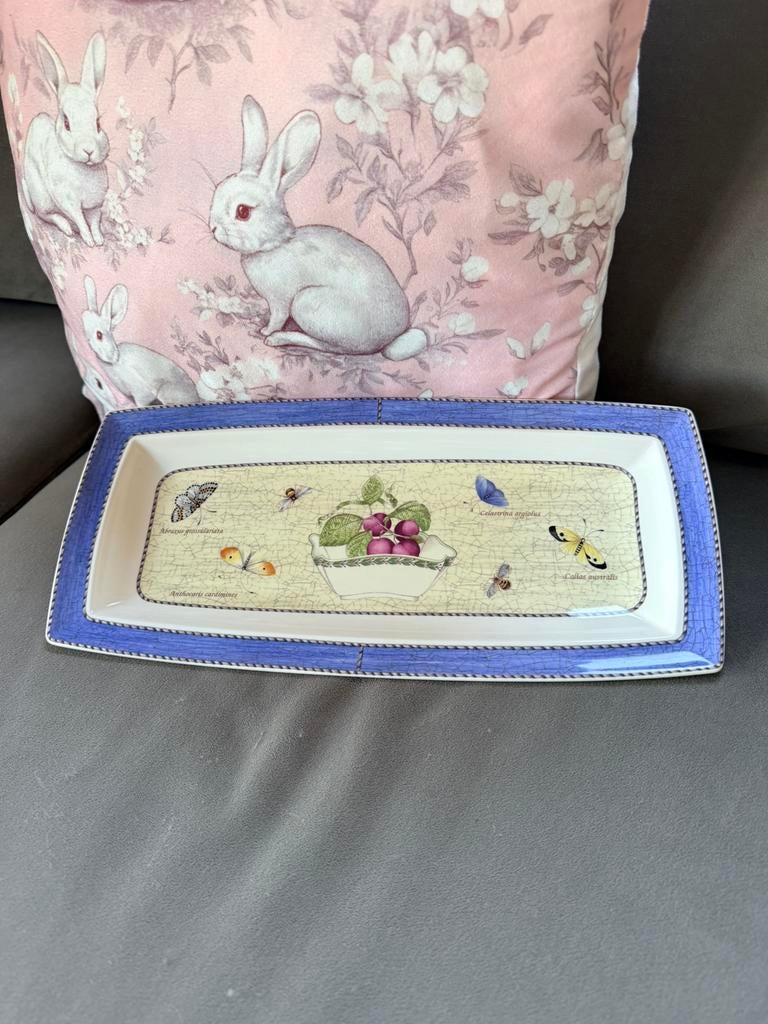 Sarah’s Garden wedgewood sandwich cakeschaal 37z18 cm izgst, Ophalen, Zo goed als nieuw, Porselein, Bord of Schaal