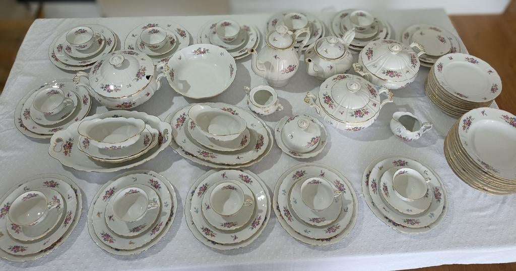 porseleinen servies 87 onderdelen, Ophalen