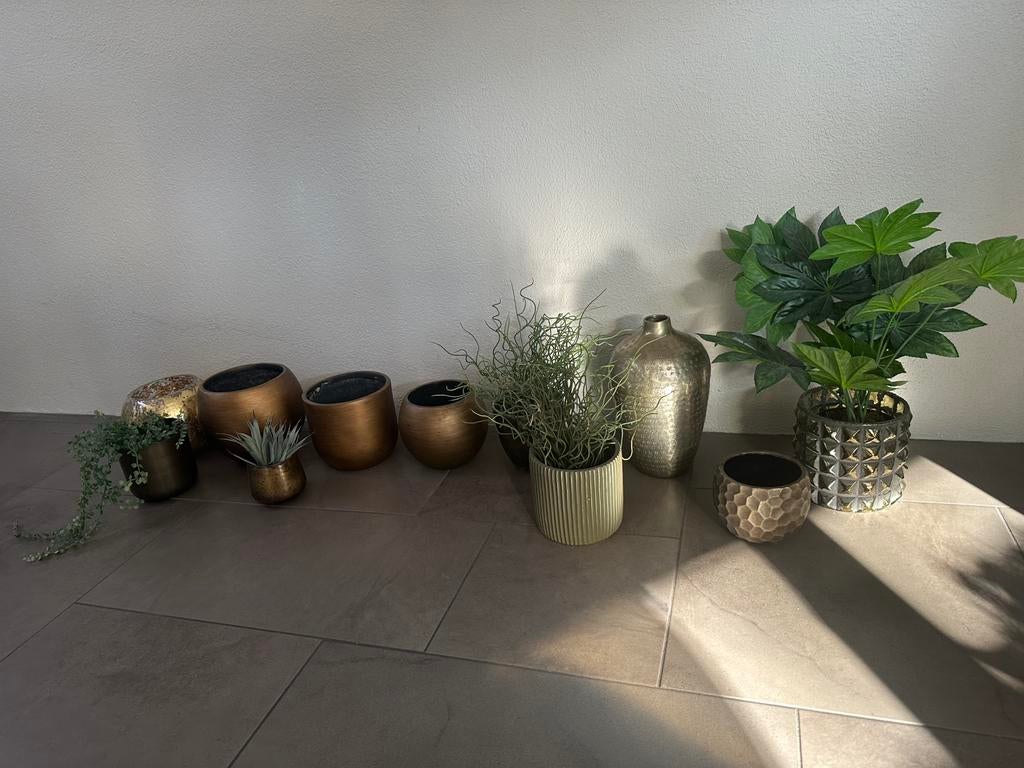 11 bloempotten vazen, Ophalen, Rond, Zo goed als nieuw, Aardewerk