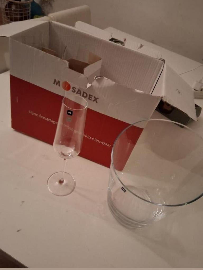 Te koop, Nieuw Mosadex merk borrel glas .4glassen en een ke, Verzamelen, Glas en Borrelglaasjes, Ophalen, Nieuw, Overige typen