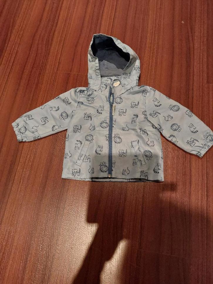 lichtblauw zomerjasje mt. 86 met diermotief, capuchon, Kinderen en Baby's, Babykleding | Maat 86, Zo goed als nieuw, Jongetje