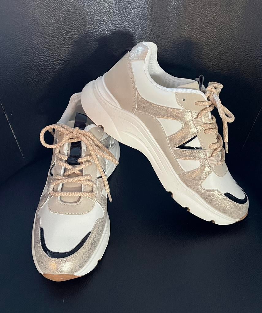 🌷Nieuwe vlotte lichte sneakers van Shoeby 41, Overige kleuren, Verzenden, Nieuw, Sneakers of Gympen