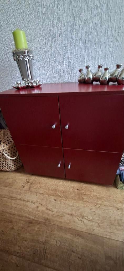 Rood kastje met vier deurtjes, Huis en Inrichting, Ophalen