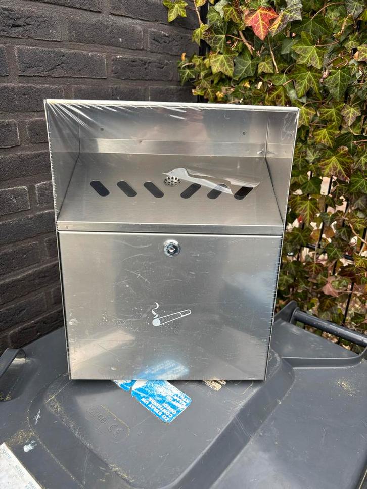 Wandasbak - Nieuwstaat, Verzamelen, Rookartikelen, Aanstekers en Luciferdoosjes, Zo goed als nieuw, Asbak, Ophalen of Verzenden