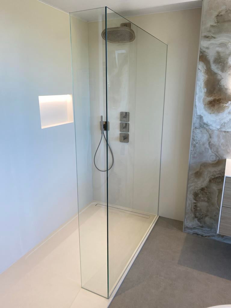 Moderne inloopdouche glazen wand uv verlijmd 25x133x200, Huis en Inrichting, Ophalen, Nieuw