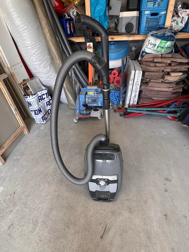 Miele Blizzard CX1 Excellence EcoLine stofzuiger, Witgoed en Apparatuur, Stofzuigers, Ophalen of Verzenden, Gebruikt, Reservoir