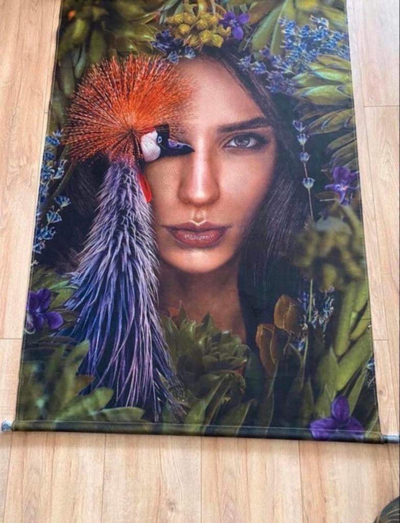Wanddoek Lady Pauw 105 x 136 cm, Meerkleurig, Nieuw, Ophalen of Verzenden, Modern