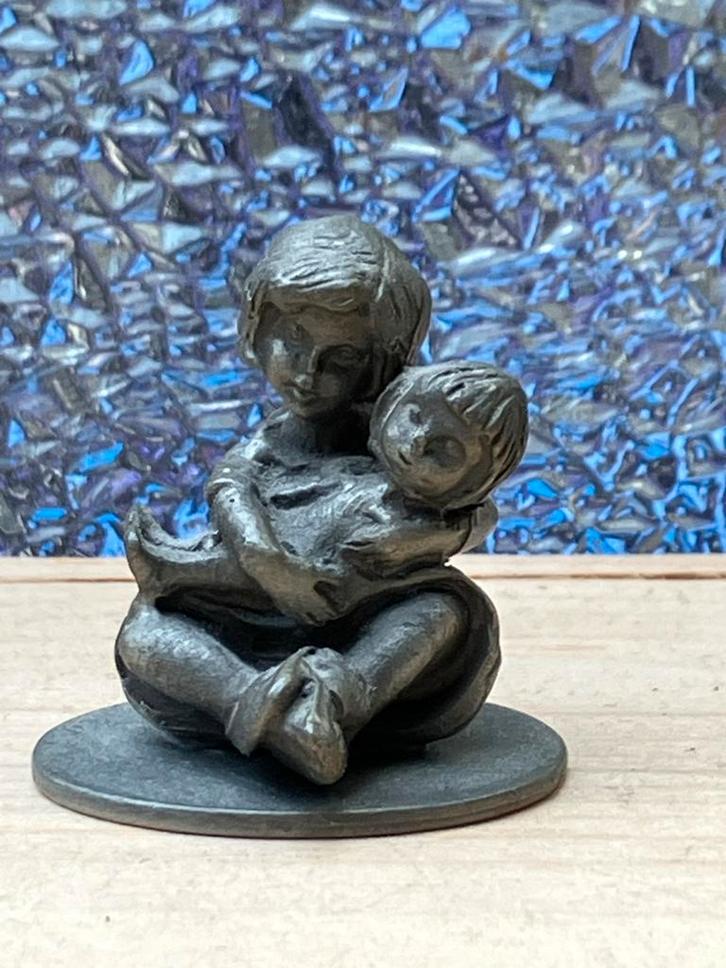 Vintage Tinnen Beeldje: Moeder en Kind, Antiek en Kunst, Antiek | Overige Antiek, Ophalen of Verzenden
