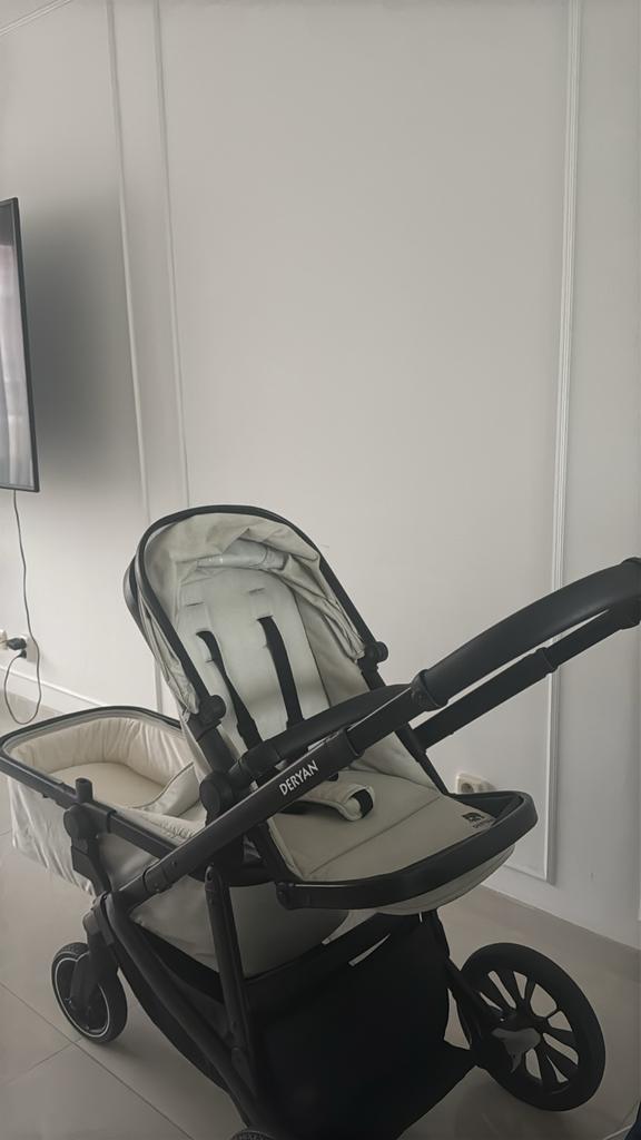 Deryan Combiwagen - Zo goed als nieuw, Zo goed als nieuw, Combiwagen, Met reiswieg, Ophalen