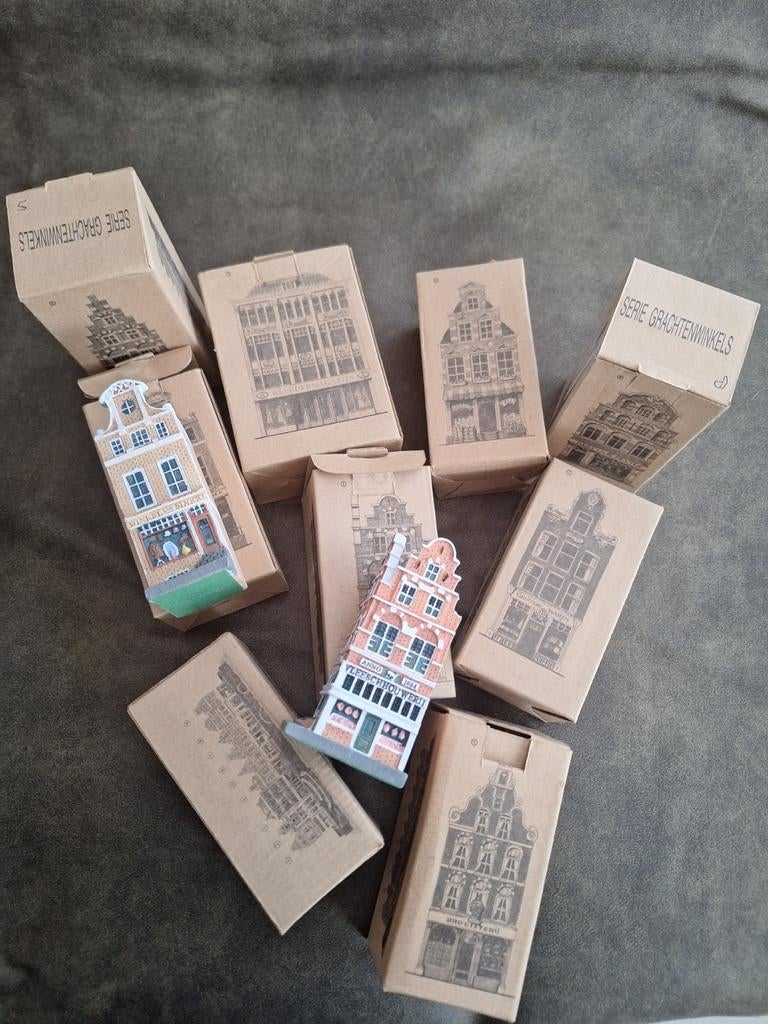 Grachtenwinkels miniatuur huisjes - Serie Grachtenwinkels, Verzamelen, Beelden en Beeldjes, Ophalen, Zo goed als nieuw, Overige typen