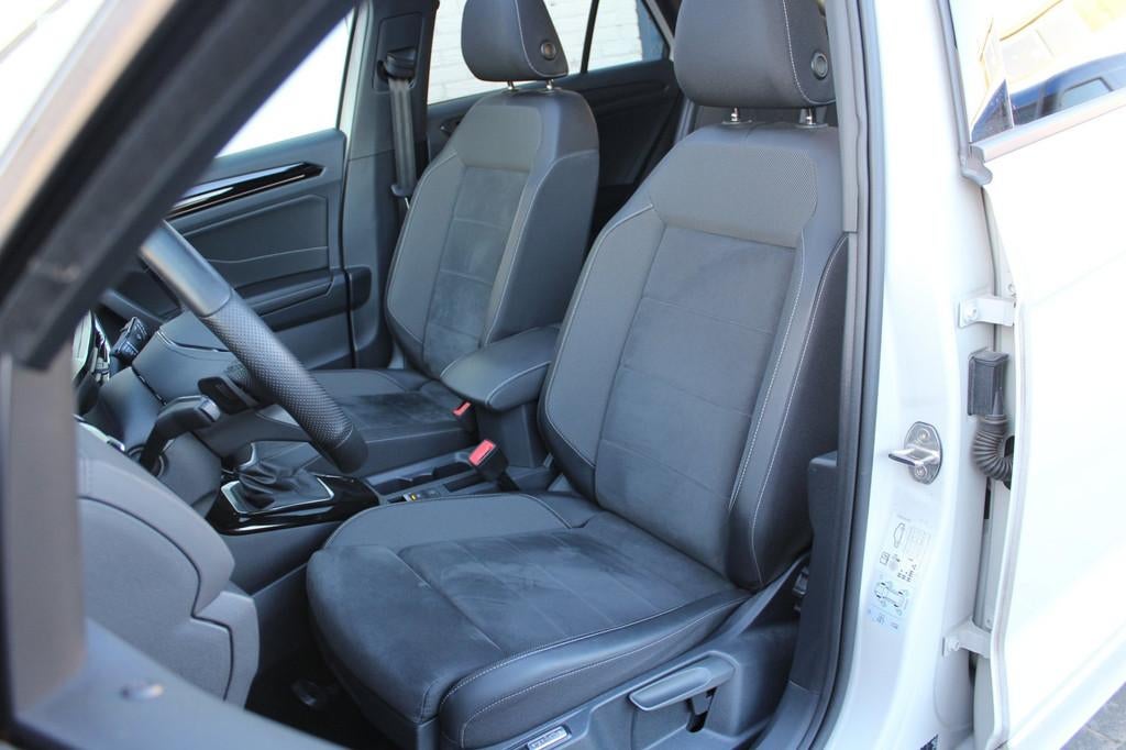 Volkswagen T-Roc 1.5 TSI 3x R-Line | Panoramadak | IQ Light, Auto's, Volkswagen, 1258 kg, Zwart, 150 pk, Origineel Nederlands