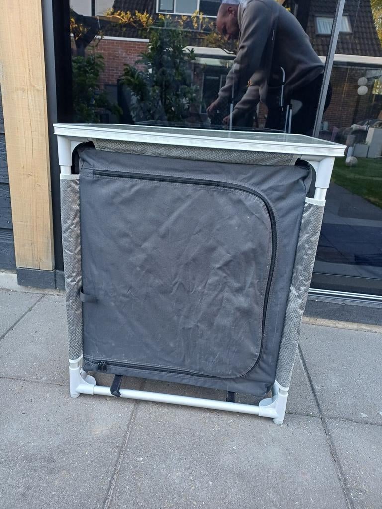 Campingkast, Ophalen