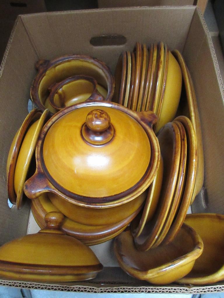retro servies jaren 70, Ophalen, Gebruikt, Aardewerk, Overige stijlen