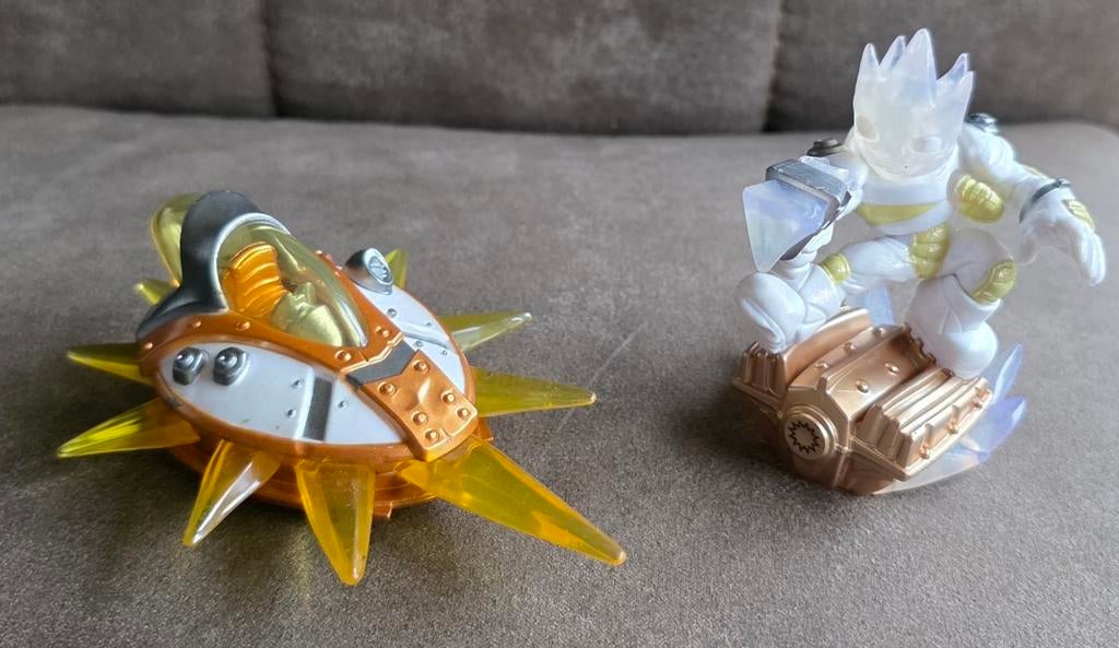 Skylanders Superchargers Astroblast & Sun Runner, Ophalen of Verzenden, Figuurtje