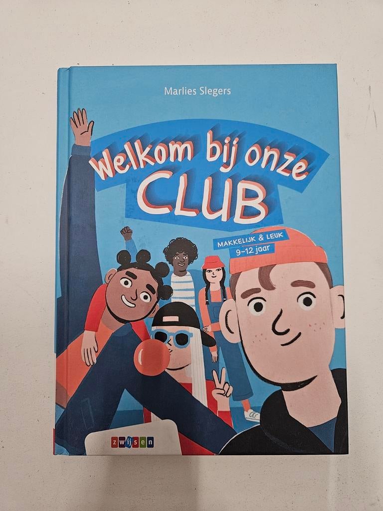 Marlies Slegers - Welkom bij onze club, Boeken, Fictie algemeen, Ophalen of Verzenden, Zo goed als nieuw, Marlies Slegers