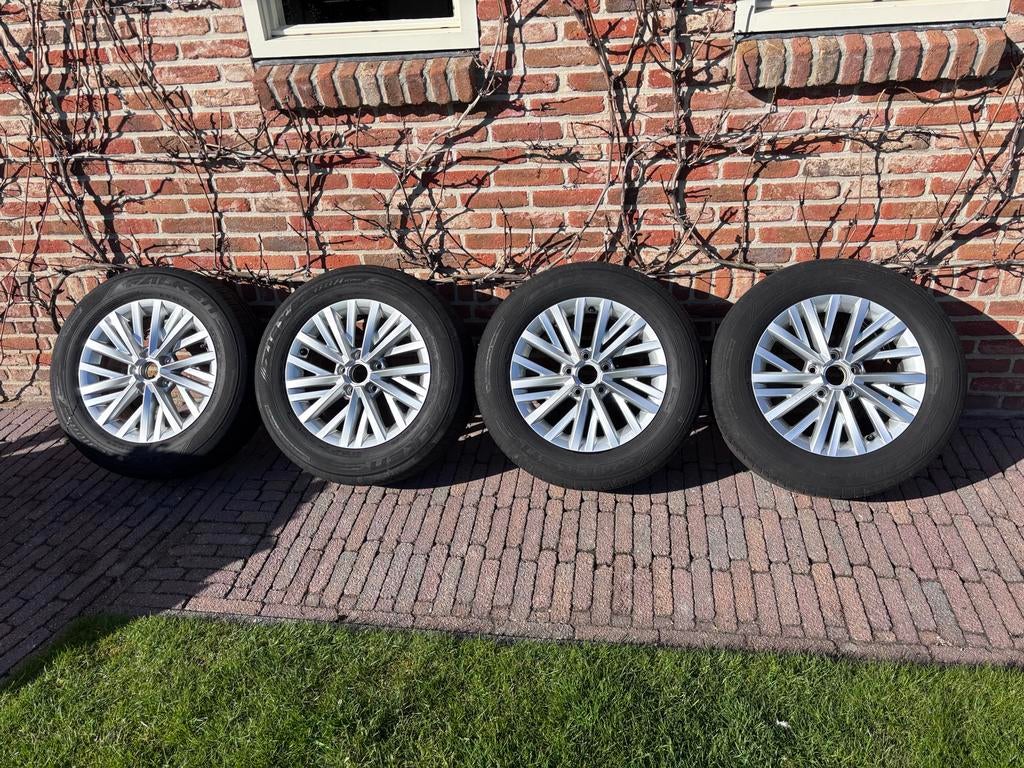 Chester velgen met banden 215/60/16 voor VW TRoc, Ophalen, 16 inch, Banden en Velgen, Personenwagen