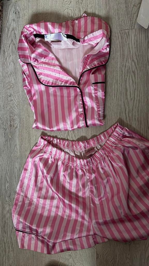 Victoria's Secret pyjamaset roze gestreept mt L, Kleding | Dames, Pyjama's, Ophalen of Verzenden, Zo goed als nieuw, Maat 38/40 (M)