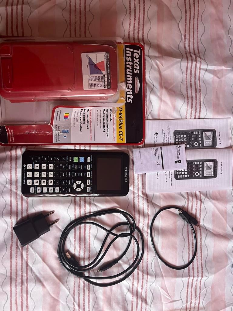 TI-84 Plus CE-T grafische rekenmachine (zo goed als nieuw), Ophalen of Verzenden, Grafische rekenmachine, Zo goed als nieuw