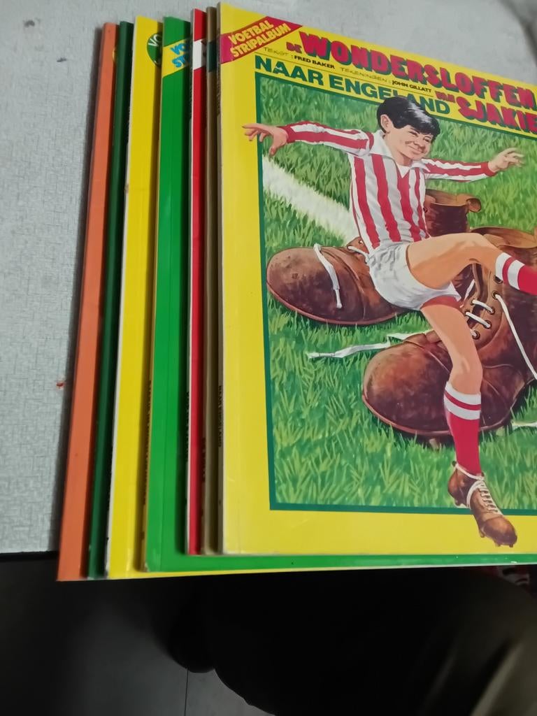 7x stripboeken van de wondersloffen van Sjakie, Boeken, Meerdere stripboeken, Ophalen of Verzenden, Gelezen