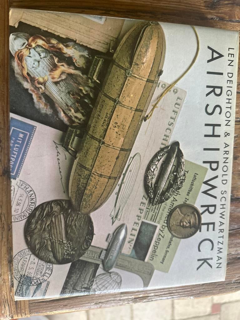 Airshipwreck - Len Deighton & Arnold Schwartzman, Ophalen of Verzenden, Voor 1940, Gelezen, Overige onderwerpen