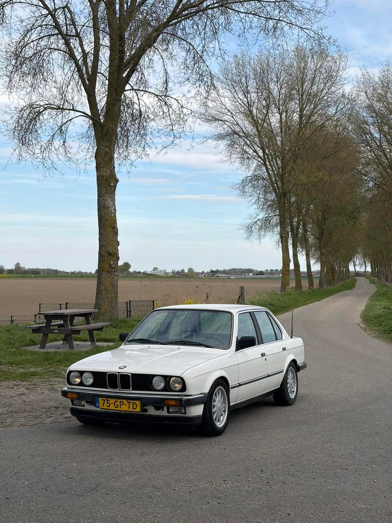 BMW 3-Serie 1.8 316 1985 Wit, Auto's, 1766 cc, 4 cilinders, Wit, 1200 kg