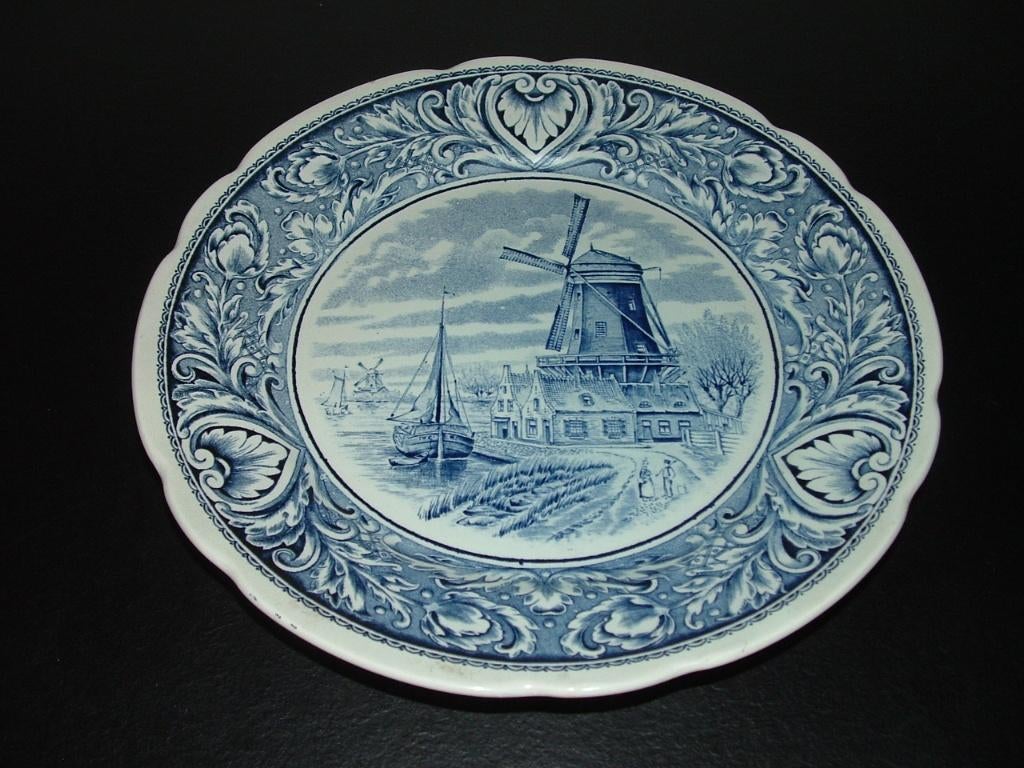 by Boch Royal Delfts Sphinx sierbord wandbord molen 25,5 cm, Antiek en Kunst, Ophalen of Verzenden