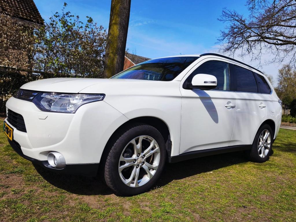 Mitsubishi Outlander 2.0 Benzine 7zitter | Dealeronderhouden, Auto's, Mitsubishi, Automaat, Outlander, 4 cilinders, 7 stoelen