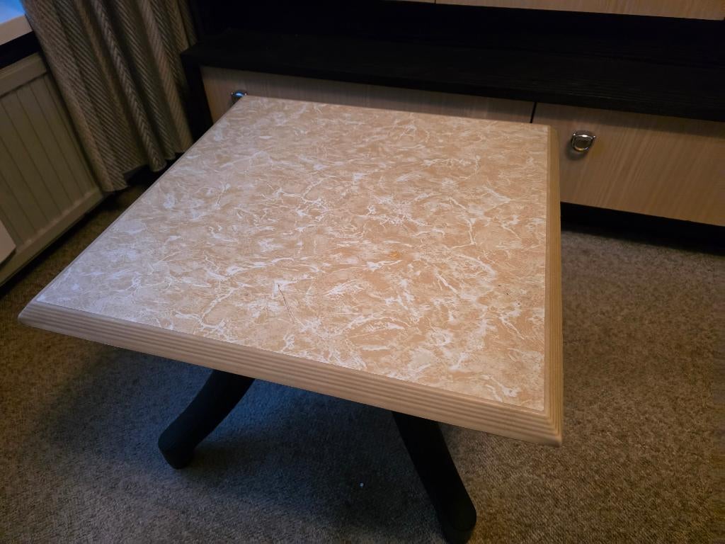 Tafeltje kunstof blad 60x60, Ophalen