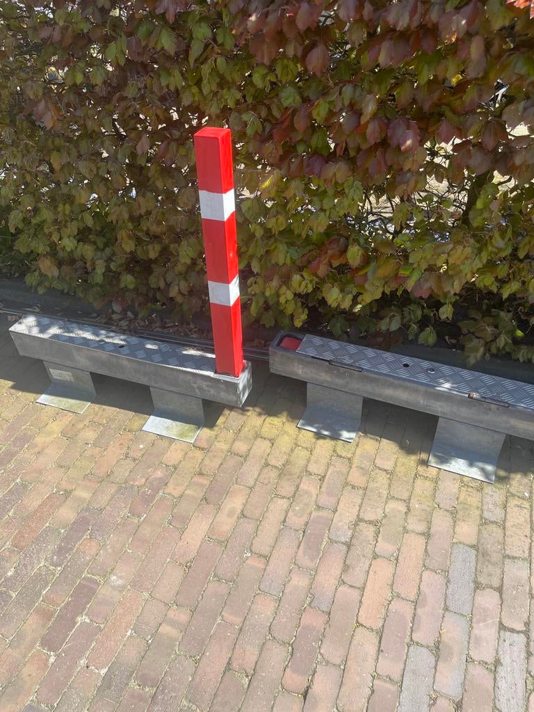 Rood-witte paaltjes voor afzetting of decoratie, Ophalen of Verzenden