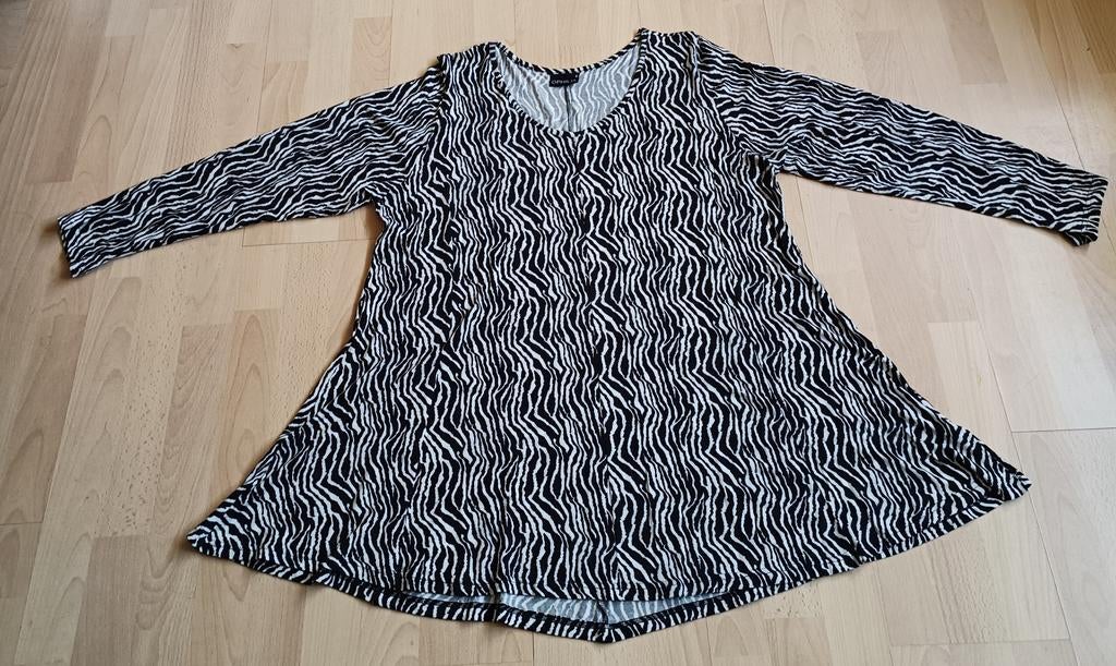 Ophilia zwart wit A lijn tuniek zebra print maat 4 = 48-50, Kleding | Dames, Grote Maten, Overige kleuren, Blouse of Tuniek, Ophalen of Verzenden