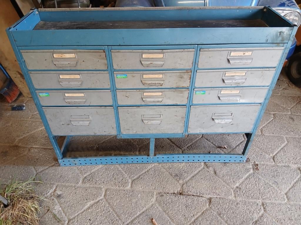 Gereedschapskast, Ophalen