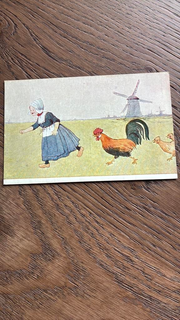 Meisje in klederdracht, haan. Molen op achtergrond, Ophalen of Verzenden, Voor 1920, Klederdracht