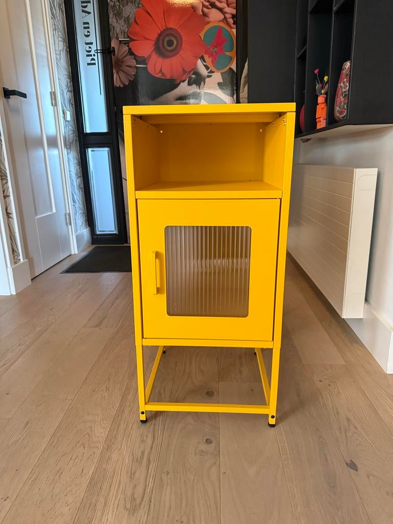 Twee gele metalen kastjes, Ophalen, 25 tot 50 cm, Minder dan 50 cm, Minder dan 100 cm