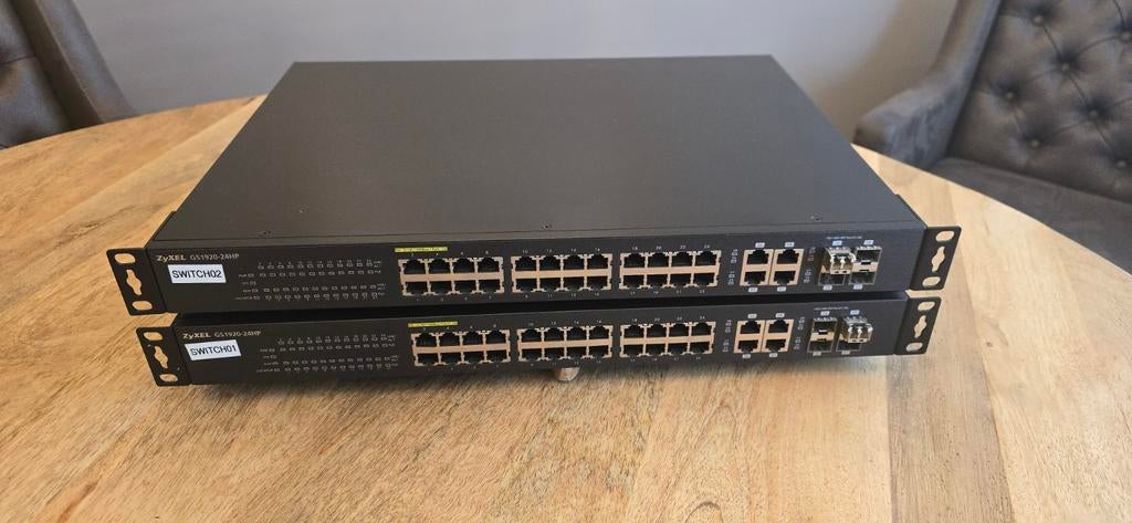 2x Zyxel GS1920-24HP 24-poorts Gigabit PoE+ Switch, Ophalen of Verzenden, Zo goed als nieuw