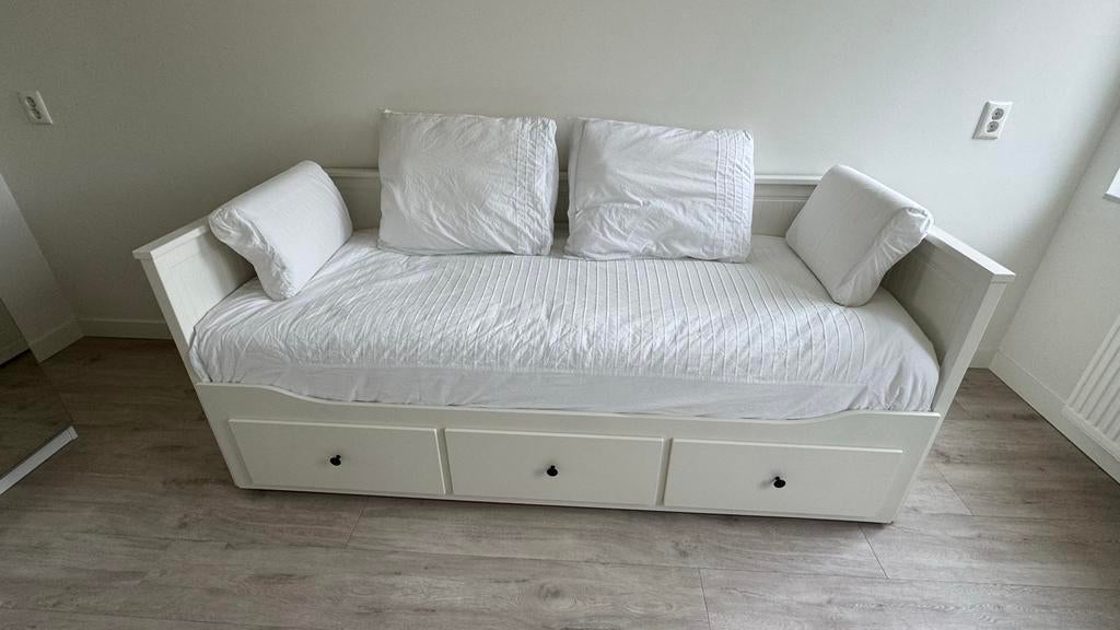 IKEA Hemnes bedbank uitschuifbaar + 2 matrassen, Ophalen, Verstelbaar, Wit, Tweepersoons