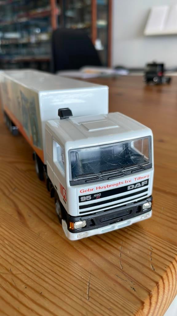 Daf 95 400 Ati truck met oplegger “Vicks”, Ophalen of Verzenden, Zo goed als nieuw, Bus of Vrachtwagen, Lion Toys