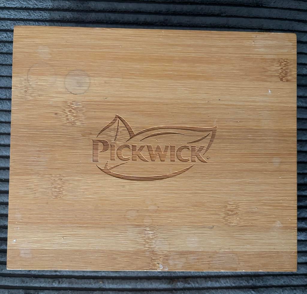 Pickwick houten theedoos met 6 vakken, Ophalen of Verzenden, Gebruikt, Overige houtsoorten, Minder dan 50 cm
