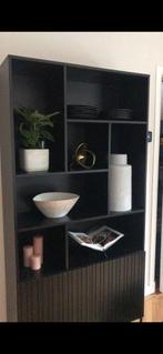 Woood gravure zwarte kast met open vakken, Ophalen, Met deur(en), 100 tot 150 cm, 200 cm of meer