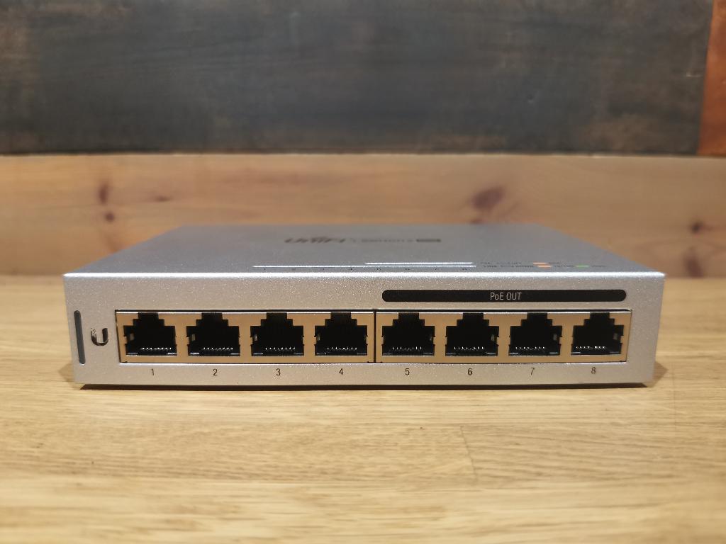 Ubiquiti Unifi US-8-60W switch, Computers en Software, Gebruikt, Ekkersrijt 3102, 5692CC Eindhoven, Ubiquiti, Ophalen of Verzenden