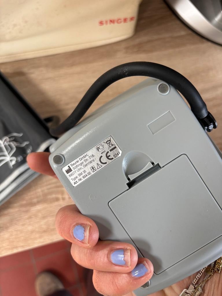 Beurer BM 35 Bloeddrukmeter Zilver Grijs Kunststof, Ophalen of Verzenden, Zo goed als nieuw, Overige typen