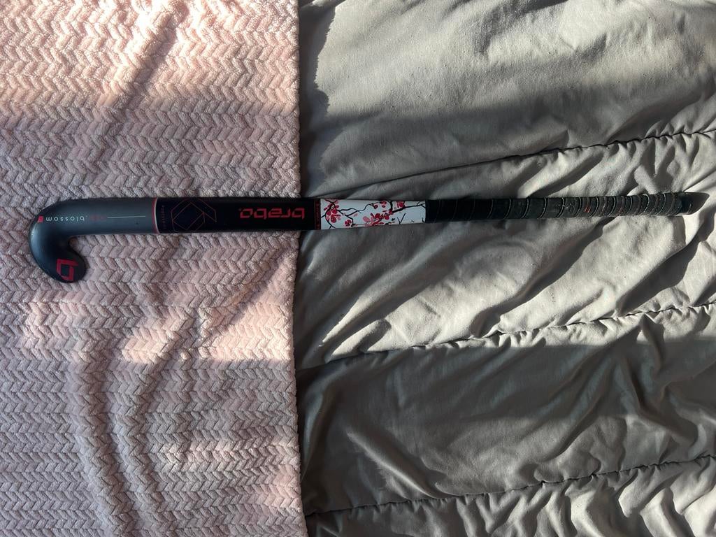 Hockeystick Brabo F1 Blossom 36.5 - Zo goed als nieuw, Sport en Fitness, Hockey, Ophalen, Zo goed als nieuw, Stick