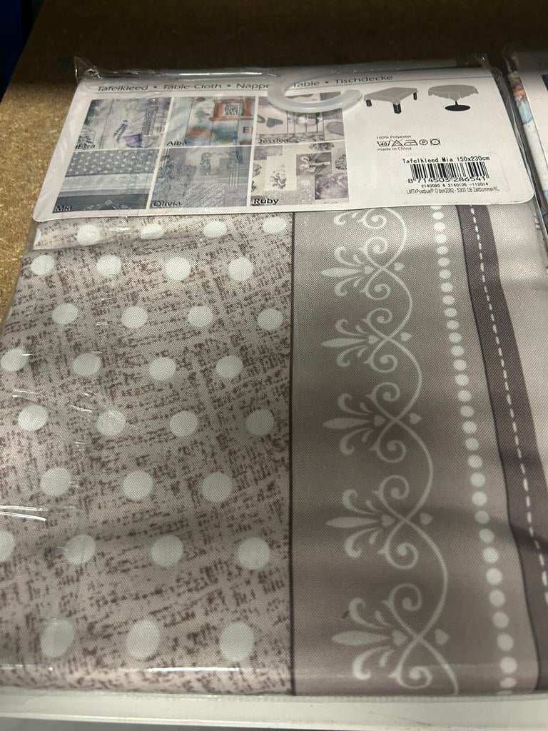 Nieuw - tafel kleed plastic vinyl buiten/binnen hobby knutse, 200 cm of meer, Zo goed als nieuw, Rechthoekig, 50 tot 100 cm