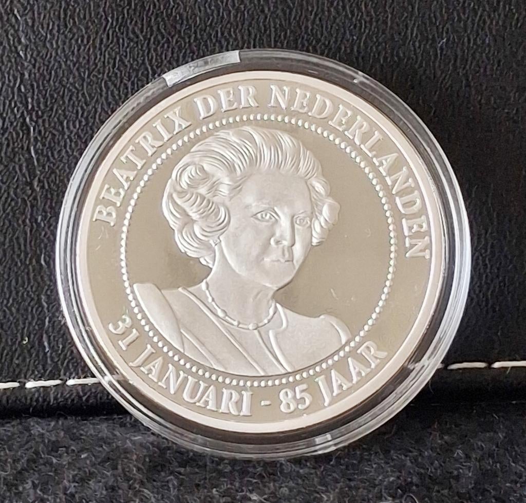 penning Koningin Beatrix 85 jaar, Postzegels en Munten, Penningen en Medailles, Ophalen of Verzenden, Overige materialen, Nederland