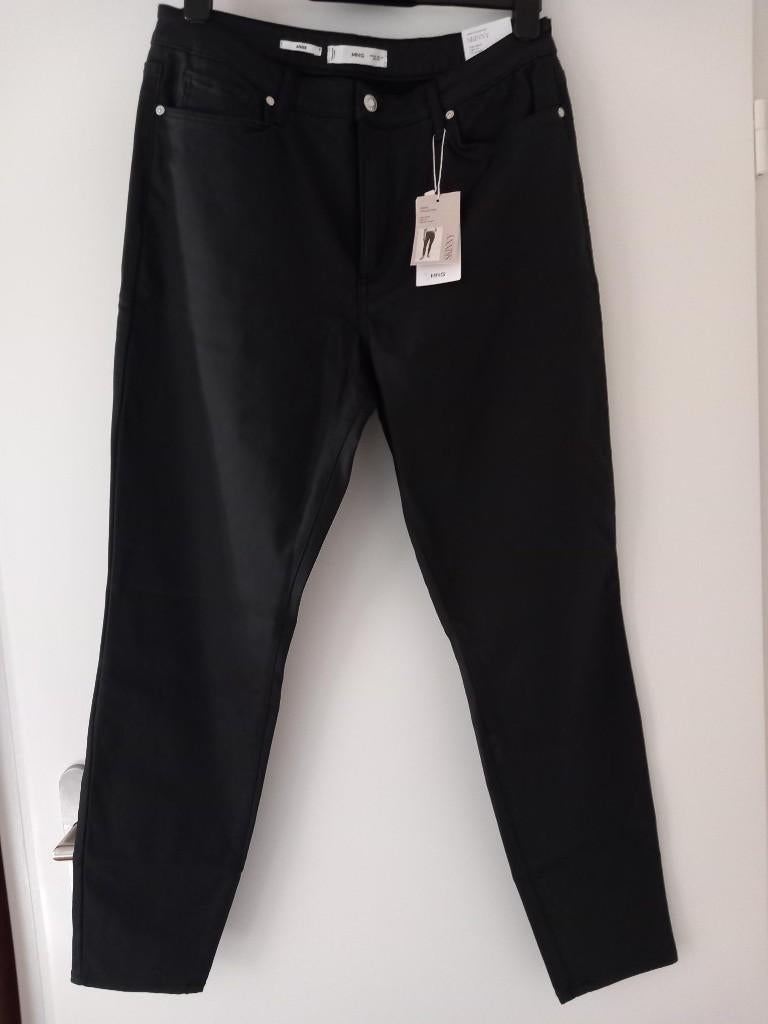Mango zwart gecoate broek leather-look maat 46, Nieuw, Kleding | Dames, Broeken en Pantalons, Mango, Zwart, Maat 46/48 (XL) of groter
