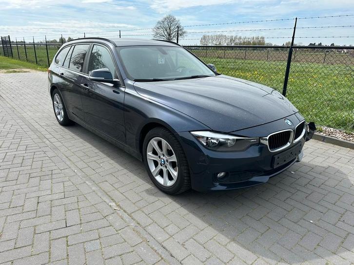 bmw 318d blauw 08/2014 lichte rijdbare schade, Auto diversen, Schadeauto's, BMW, Handgeschakeld, Diesel, Stationwagon, Blauw, Ophalen