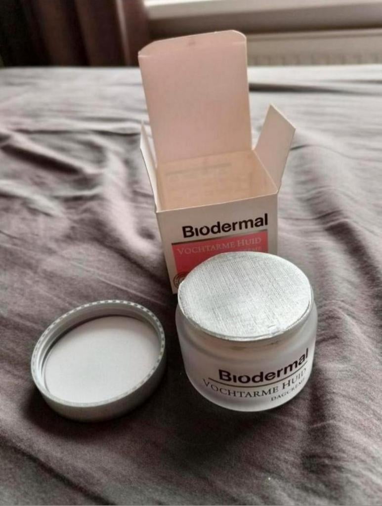 Biodermal Dagcrème Vochtarme Huid - Nieuw, Ophalen of Verzenden, Nieuw, Gehele gezicht, Verzorging