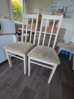 2 eetkamerstoelen uit chalet, Ophalen, Zo goed als nieuw, Hout, Twee