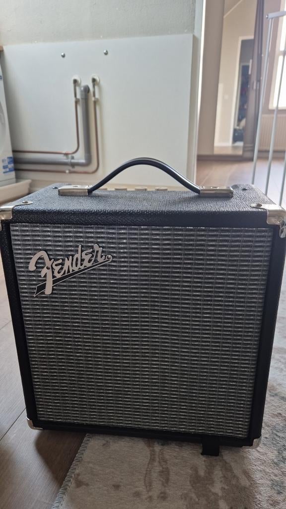 Fender Rumble 15 basgitaarversterker, Muziek en Instrumenten, Versterkers | Bas en Gitaar, Ophalen, Zo goed als nieuw, Basgitaar